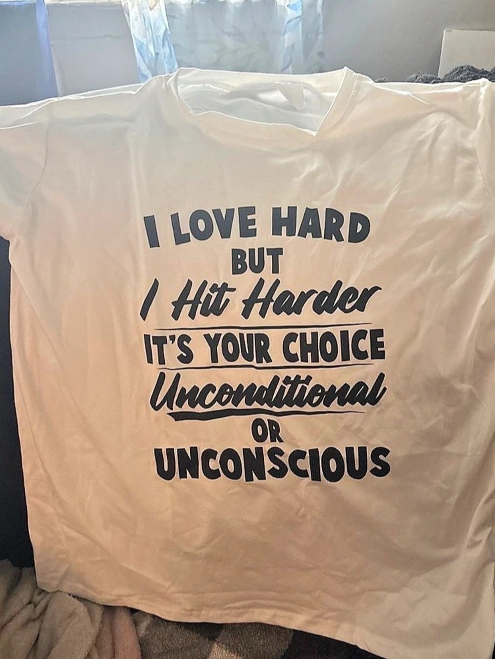 Graphic Tee in White XL